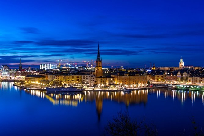 Stockholm Airport Transfers : Stockholm City to Airport ARN in Luxury Van - Reliable Customer Support