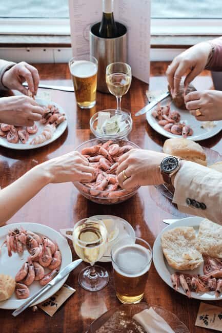 Stockholm: All-You-Can-Eat Shrimp/Tacos Cruise & Cover band - Boarding and Timing