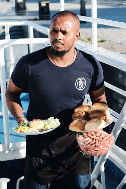 Stockholm: All-You-Can-Eat Shrimp/Tacos Cruise & Cover band - Live Music and Dancing