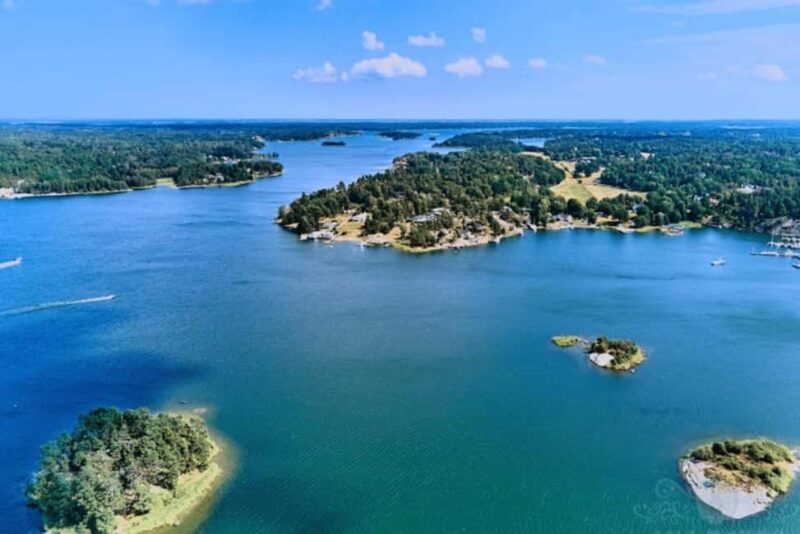 Stockholm: Guided Archipelago Boat Tour to Fjäderholmarna - Good To Know