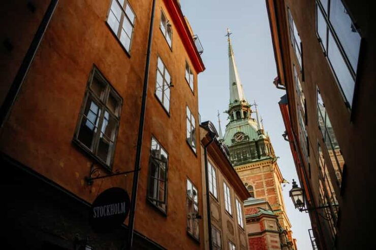 Stockholm: Historical Gamla Stan Tour With Fika Included - Historical Perspectives