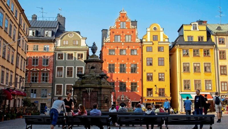 Stockholm Icons: Old Town & Riddarholmen Private Guided Tour - Exploring Stockholm in a Nutshell: The Private Guided Tour Experience