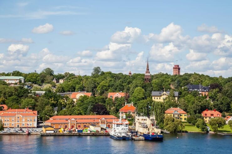 Stockholm: Land and Water Tour by Amphibious Bus - Unique Tour Experience