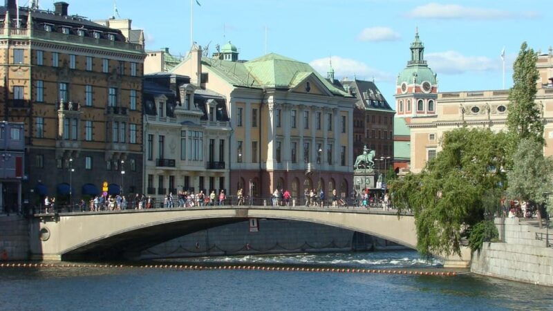 Stockholm: Old Town Walking Tour and the Vasa Museum - Good To Know