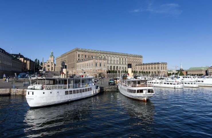 Stockholm: Old Town Walking Tour W/ Vasa Museum & Boat Ride - Experience Highlights