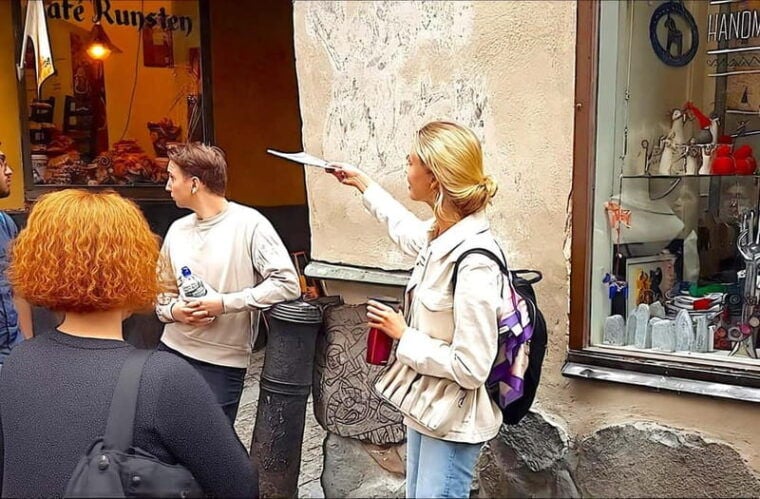 Stockholm: Old Town Walking Tour with Local Guide - The Experience of a Guided Walking Tour