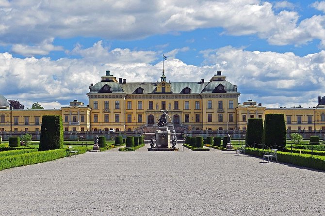Stockholm - Old Town With a Professional Guide - Must-Visit Attractions in Gamla Stan