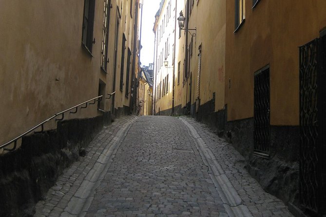 Stockholm - Old Town With a Professional Guide - Discovering the Royal Palace and Its Treasures