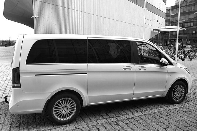Stockholm Private Driver by Vip Car - Exclusive Comfort for Groups of up to Five