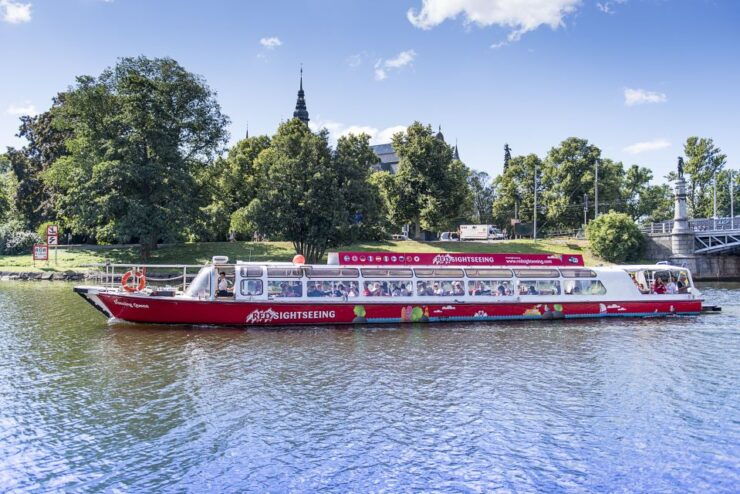 Stockholm: Royal Bridges and Canal Cruise - Experience Highlights