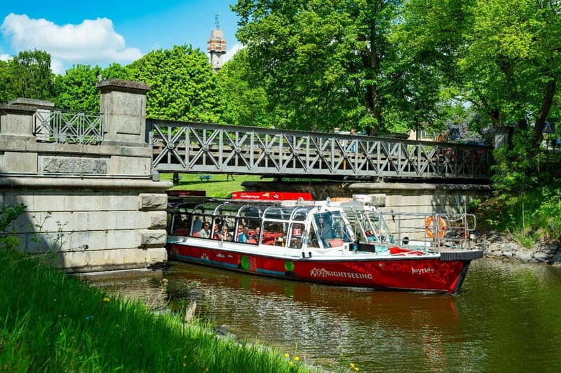 Stockholm: Royal Bridges & Canal Boat Tour with Audio Guide - Comfort and Facilities
