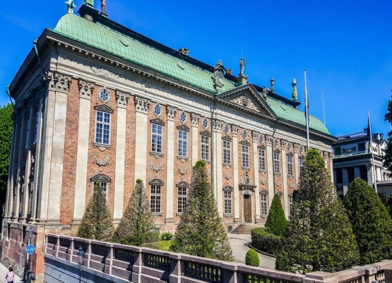 Stockholm Royal Palace Museums Gamla Stan Skip-the-line Tour - Good To Know