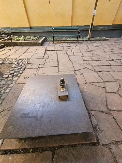 Stockholm: Secrets of Gamla Stan Guided Tour w/ Fika Option - FAQ