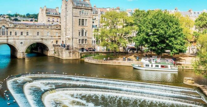 Stonehenge & Bath: Full-Day Coach Tour From London - Tour Options: Bridgerton Walking Tour or Roman Baths