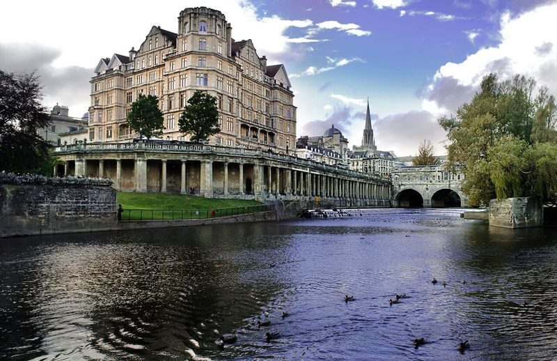 Stonehenge, Bath, Stratford & Cotswolds Tour - Who should book this tour?