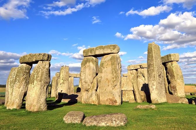Stonehenge In A Private Vehicle Service From London With Admission Tickets - Stonehenge Visit