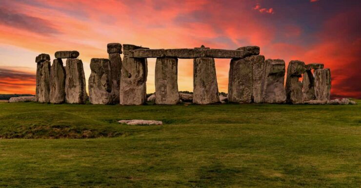 Stonehenge , Lacock , Roman Baths: Private Tour - Explore Stonehenge