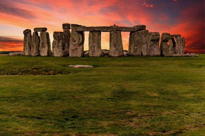 Stonehenge , Lacock , Roman Baths: Private Tour - Visit Lacock Village