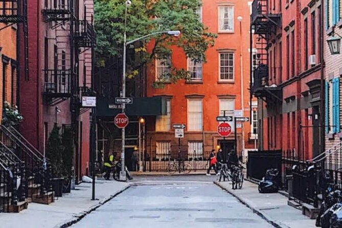 Stonewall and Gaslight: A Self-Guided Tour of Greenwich Village - Exploring the Gaslight District