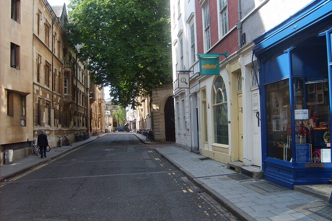 Stories and Writers Walking Tour - Inclusions and Accessibility