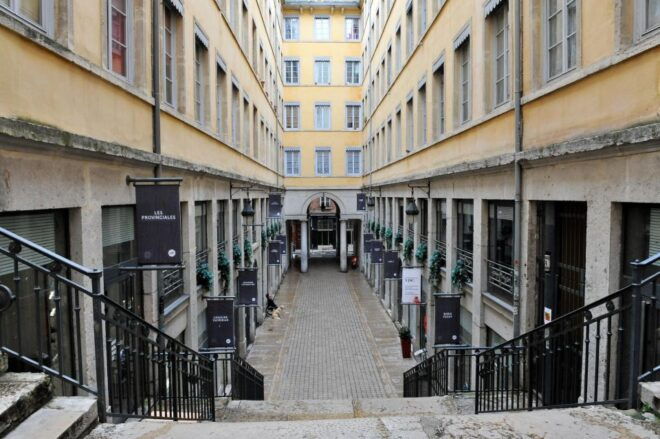 Storytelling Tour of Croix-Rousse in English - Explore the Croix-Rousse Slopes