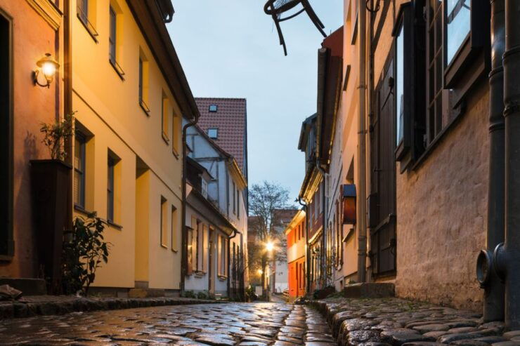 Stralsund: Old Town Evening Tour With a Night Watchman - Experience Highlights