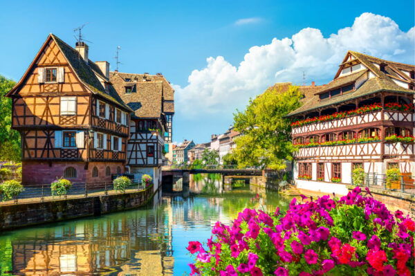 Strasbourg: App Guided Tour With Puzzles - Tips for a Great Experience