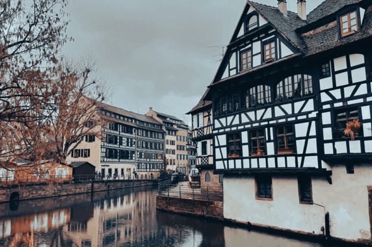 Strasbourg: Christmas Market and City 3 Hour Walking Tour - The Enchanting Strasbourg Cathedral