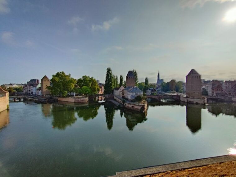 Strasbourg: Guided Walking Tour With Some Testing Sweet - Expectations vs. Reality: The Food Experience