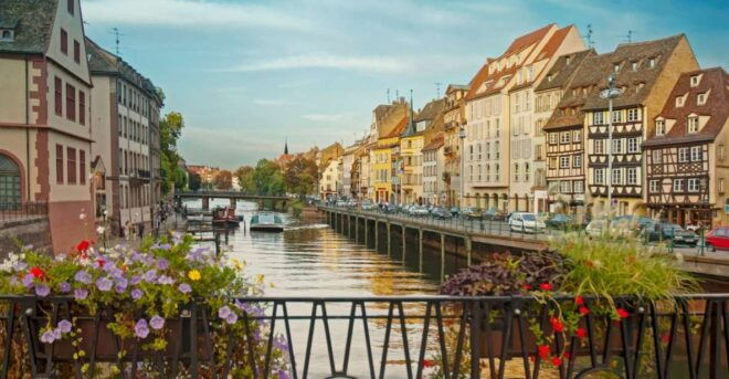 Strasbourg: Highlights Self-Guided Scavenger Hunt City Tour - Full Description