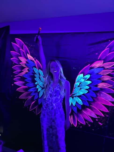 Strasbourg: Painting in the dark workshop with drinks - What to Expect from the Neon Painting Workshop