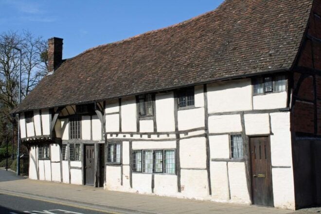 Stratford : Quirky Self-Guided Smartphone Heritage Walks - Compelling Stories of Stratford-Upon-Avons History
