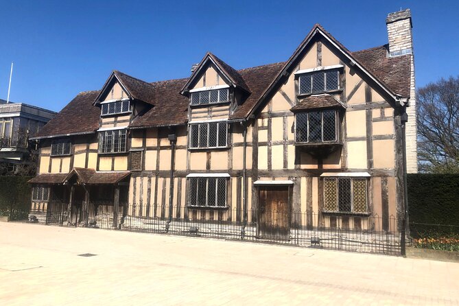 Stratford-Upon-Avon Audio Walking Tour: Shakespeares Life - Tour Accessibility