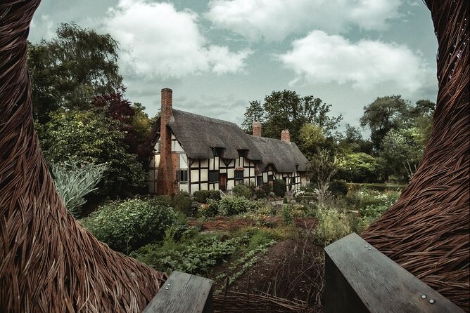 Stratford-Upon-Avon Audio Walking Tour: Shakespeares Life - Hosts Responses to Reviews