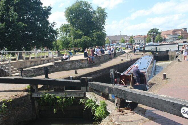 Stratford-upon-Avon: Shakespeare & Hathaway TV Sites Tour - Select Participants and Date