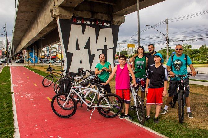 Street Art and Parks Bike Tour - Itinerary Highlights