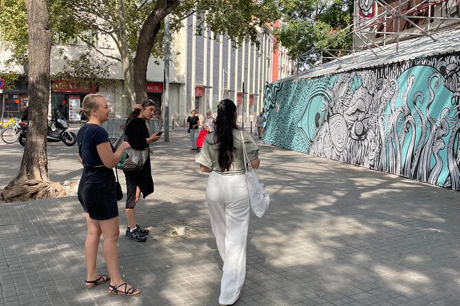 Street Art, Sculptures and Murders Walking Tour in Barcelona - Highlights of the Tour