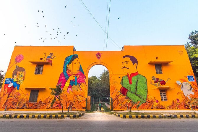 Street Art Walk & Lodhi Gardens With Chai & Food - Street Art Exploration