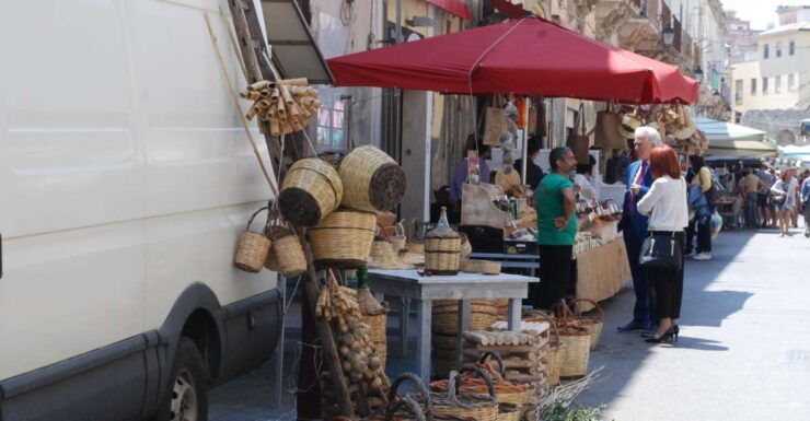 Street Food Tour at Ortigia's Market in Siracusa - Experience Details