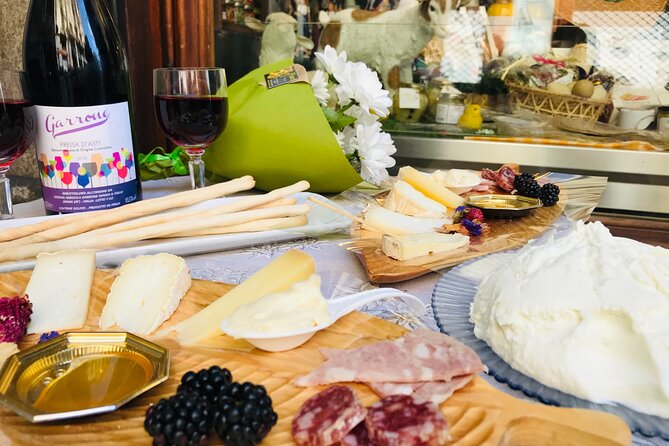Street Food Tour DLuxe Tastes of Turin - I Eat Food Tours & Events - Turins Gastronomic Culture