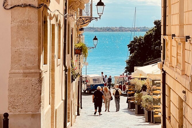 Street Food Walking Tour in Ortigia Syracuse - Meeting Point