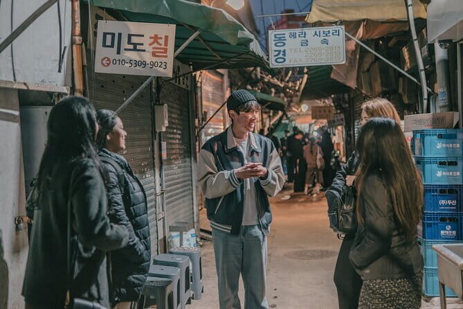 Street photoshoot and Seoul Hidden gem History Walking Tour - A Deep Dive into the Experience