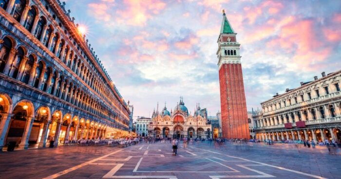 Stroll The Halls of Doges Palace on a Guided Tour in Venice - Booking and Cancellation Policies