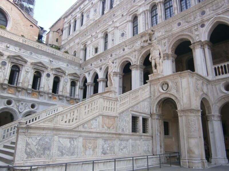 Stroll The Halls of Doge's Palace on a Guided Tour in Venice - Who Should Consider This Tour?