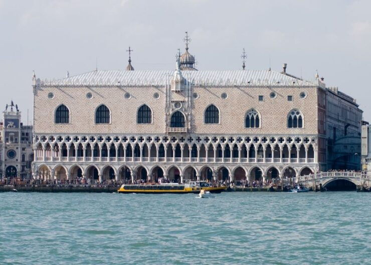 Stroll The Halls of Doges Palace on a Guided Tour in Venice - Good To Know