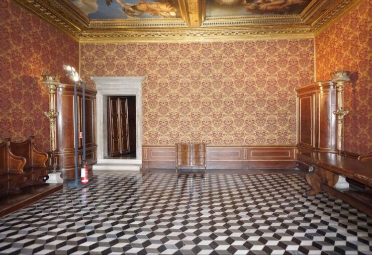 Stroll The Halls of Doges Palace on a Guided Tour in Venice - Tour Details