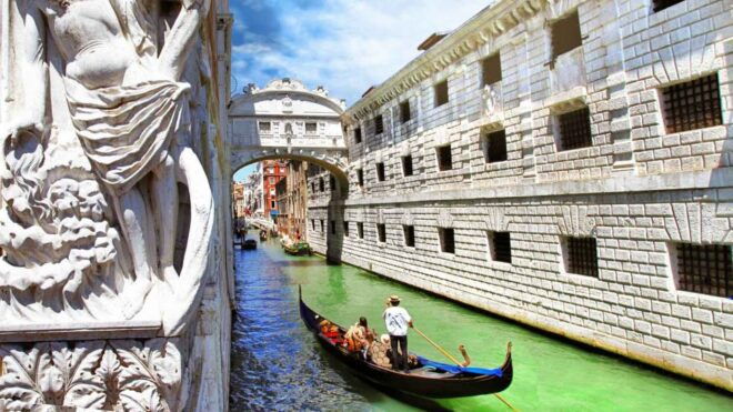 Stroll The Halls of Doges Palace on a Guided Tour in Venice - Not Suitable for Some Individuals