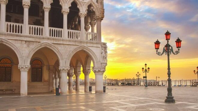Stroll The Halls of Doges Palace on a Guided Tour in Venice - Important Directions