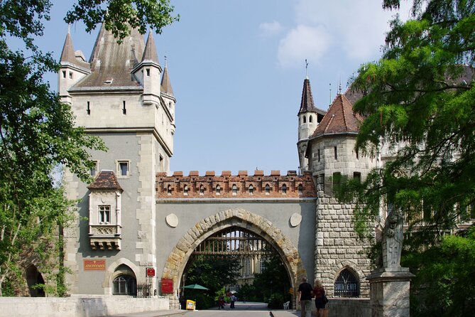 Student Group Tour - Meeting and Pickup Details