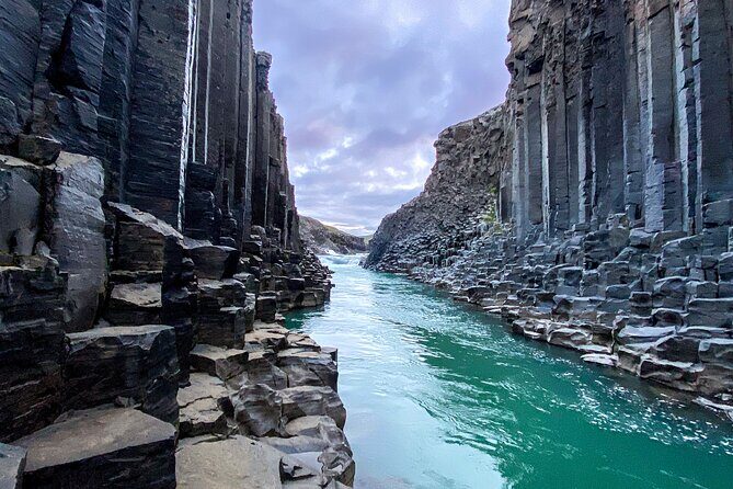 Stuðlagil Canyon and Vök Baths Day Tour - Exploring the Itinerary